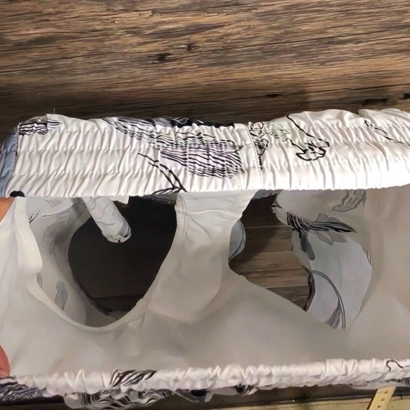 Athleta White and Blue Floral Athletic Shorts - Picture 2 of 9